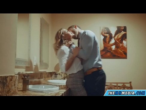 ❤️ Când o blondă cu sânii mari te seduce într-o toaletă publică ❤❌ at us ro.pornolymp.ru ❌